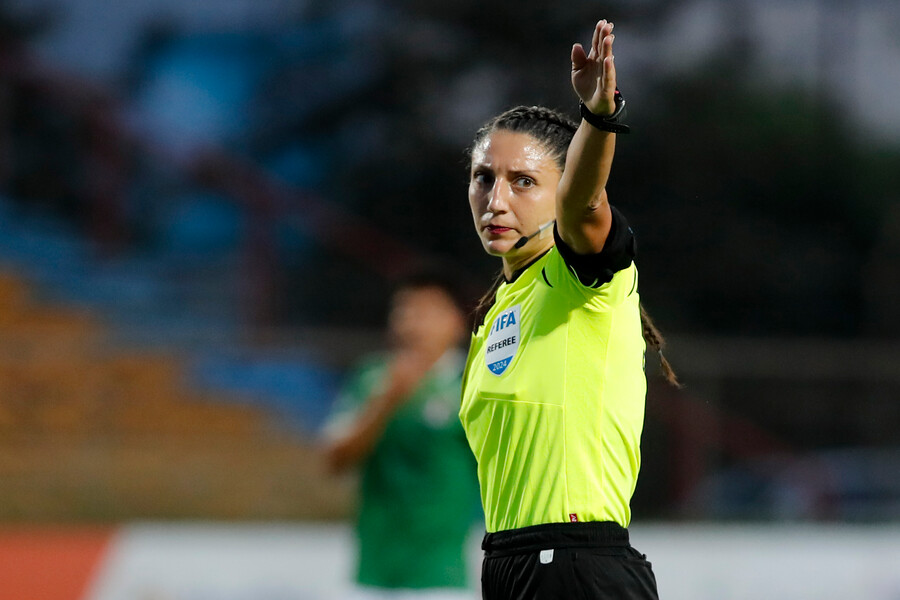 dione rissios arbitra