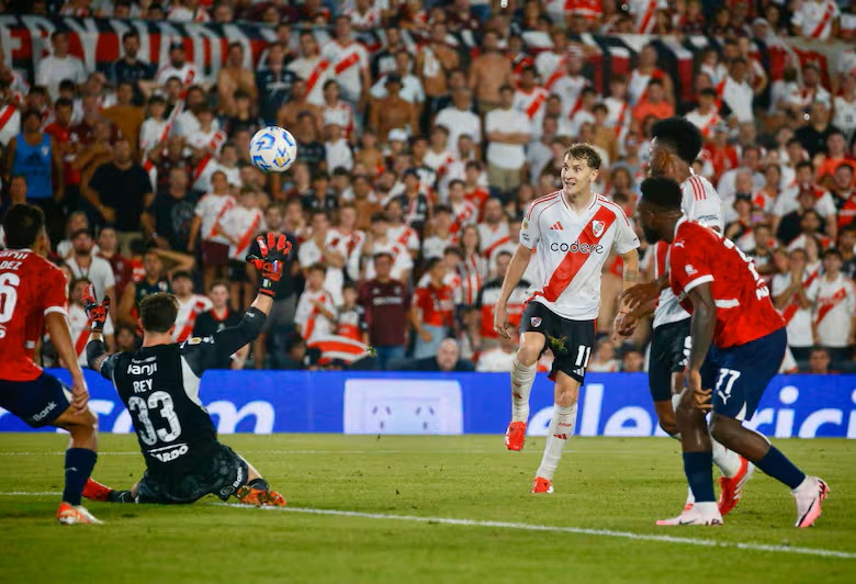 gol river facundo colidio independiente